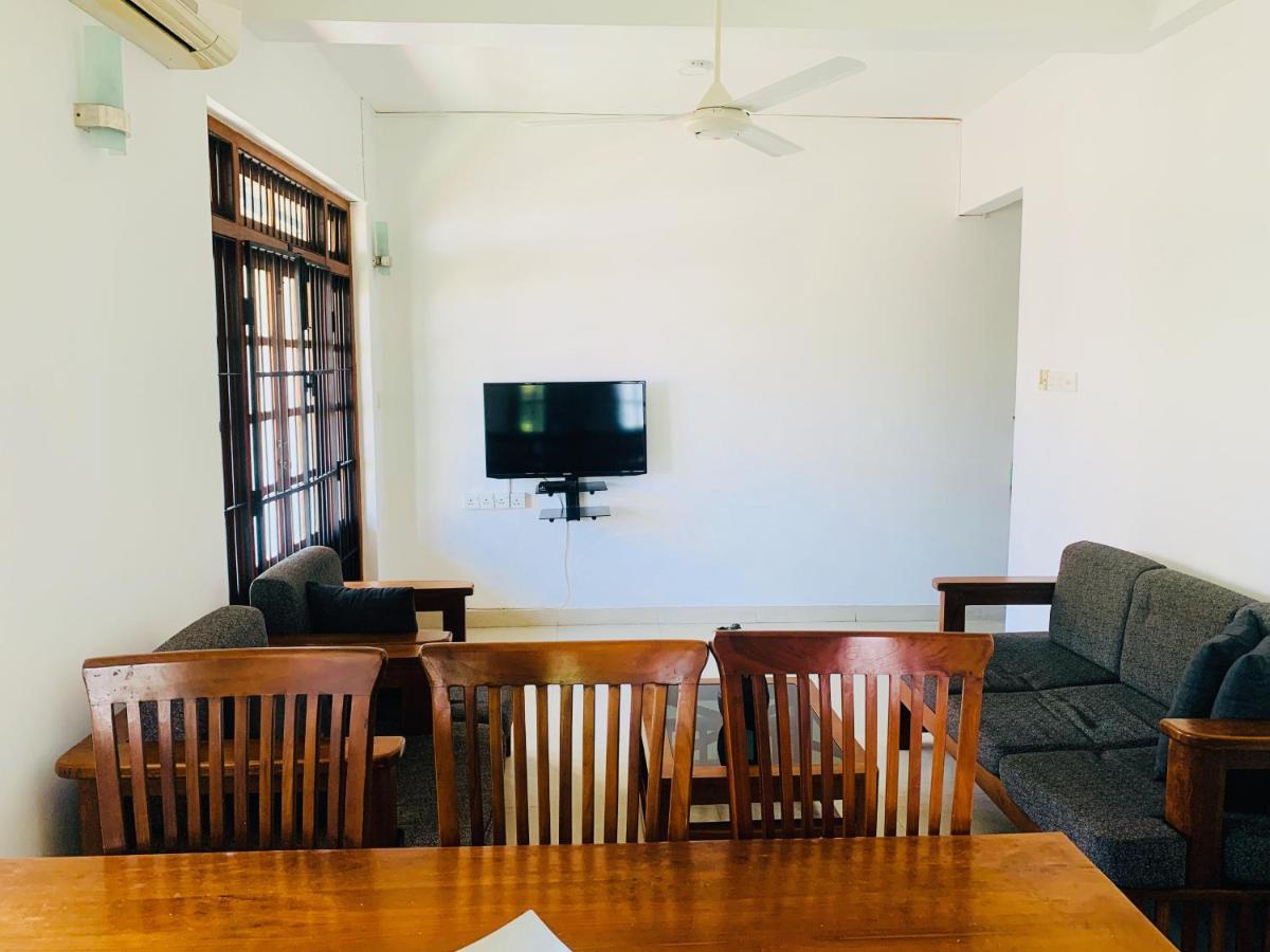 Cinnamon Fence Hotel 2*