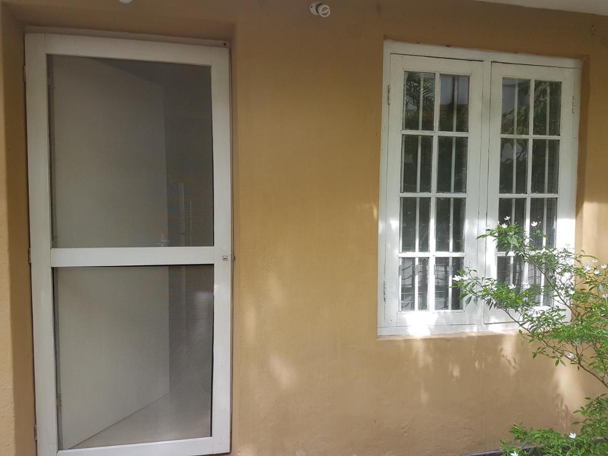 1 Bedroom Claessen Place Annex Apartment *
