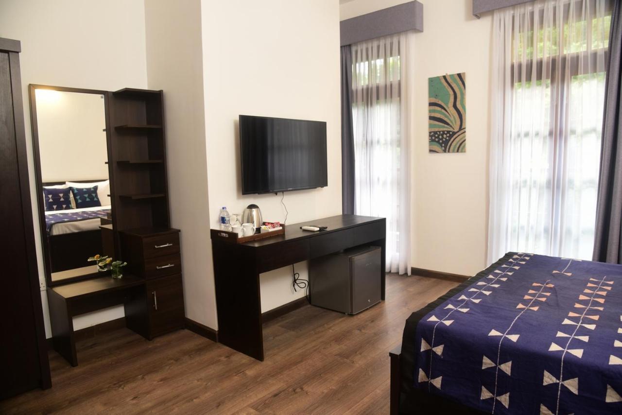 The Dutch Burgher Union - Dbu 4 * Colombo