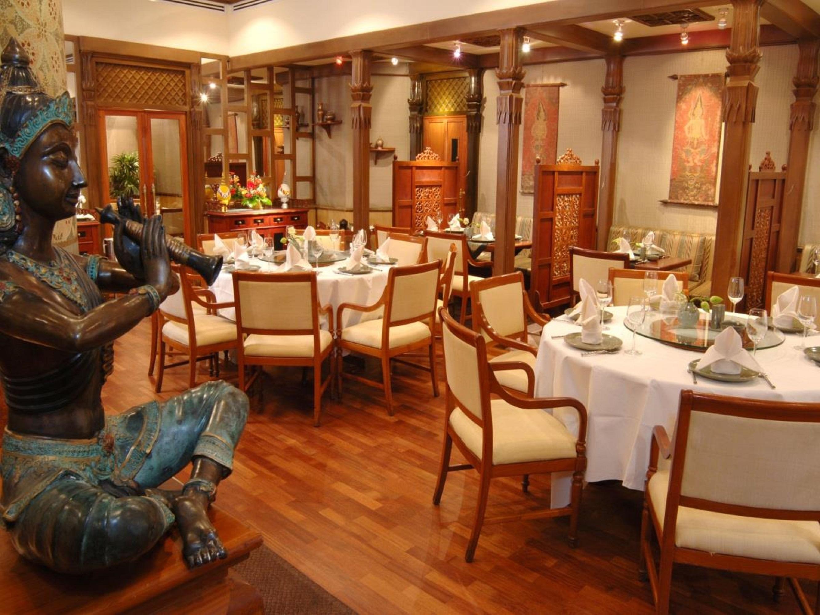 Hotel Cinnamon Lakeside