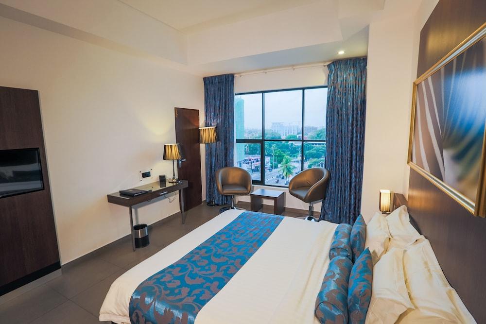 Hotel Western Elyon 4*