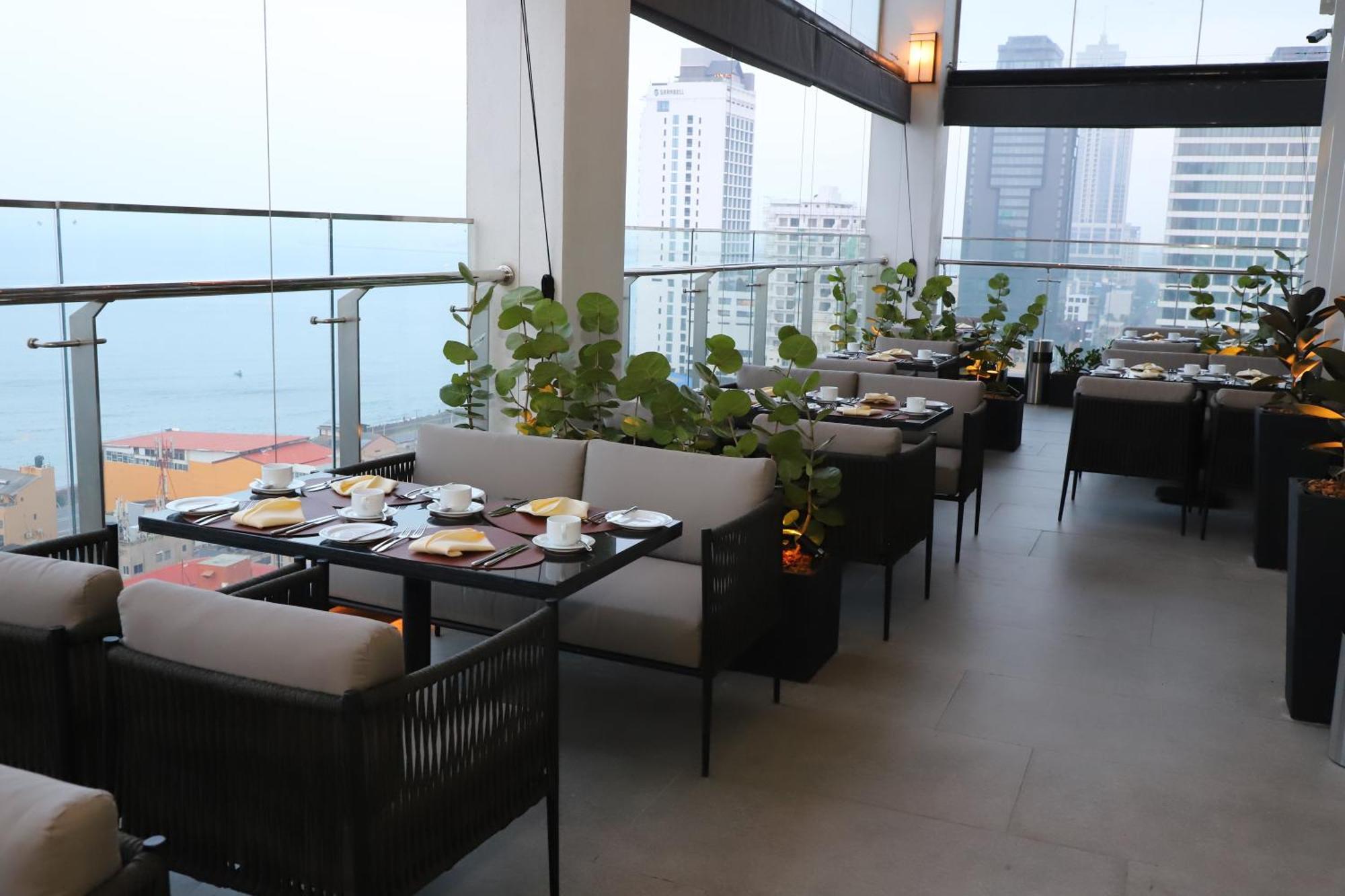 Sofia 4* Colombo