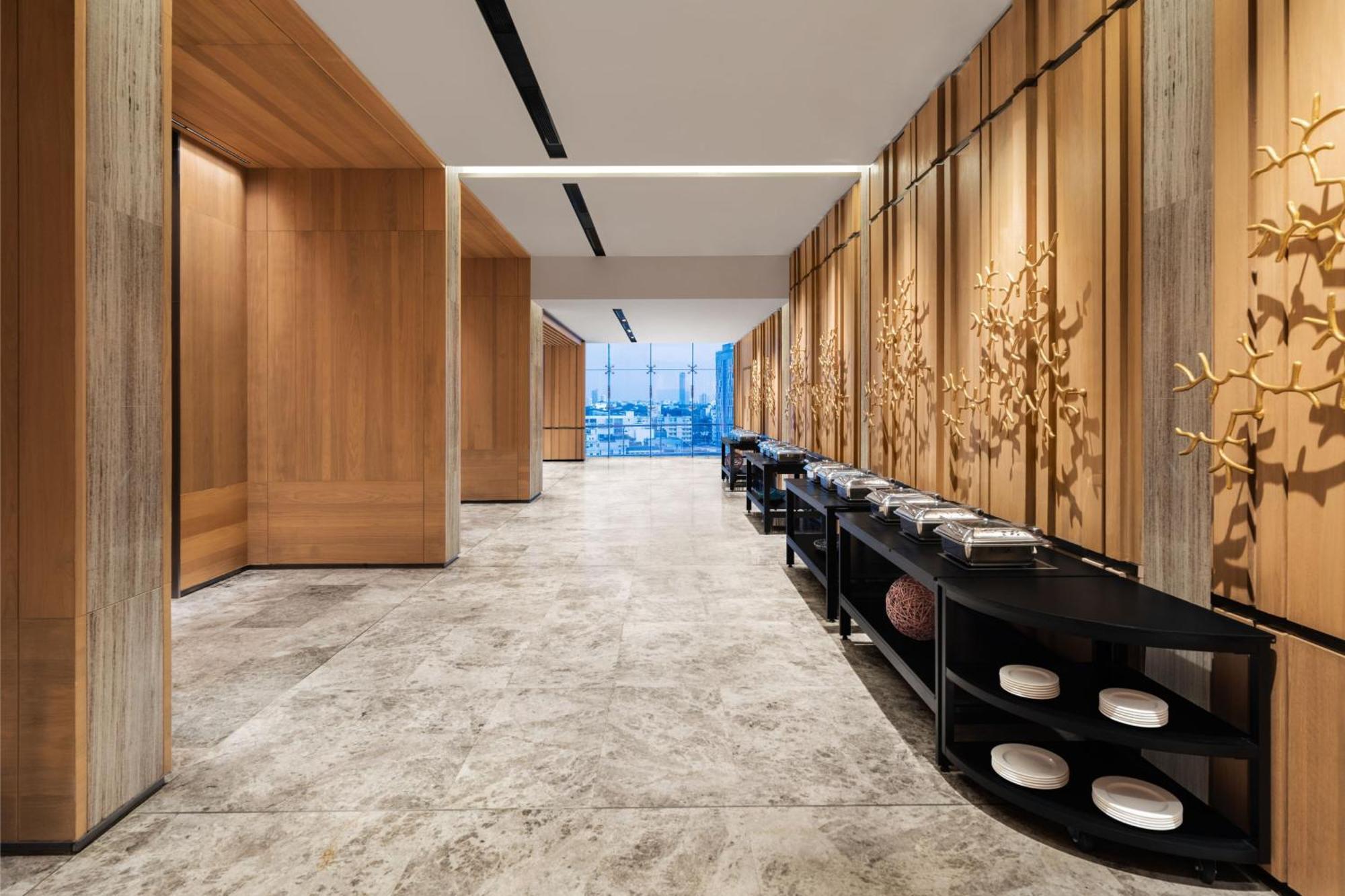 Courtyard By Marriott Hotel 5*