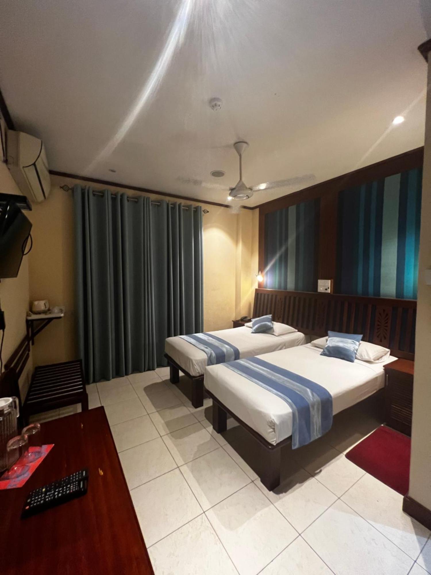 Hotel Colombo City Hotels Colombo