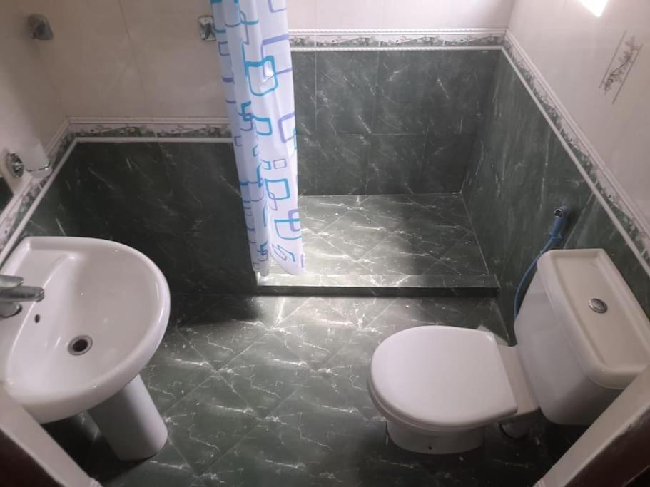Golden Residencies - - 3 Bed Apartment *