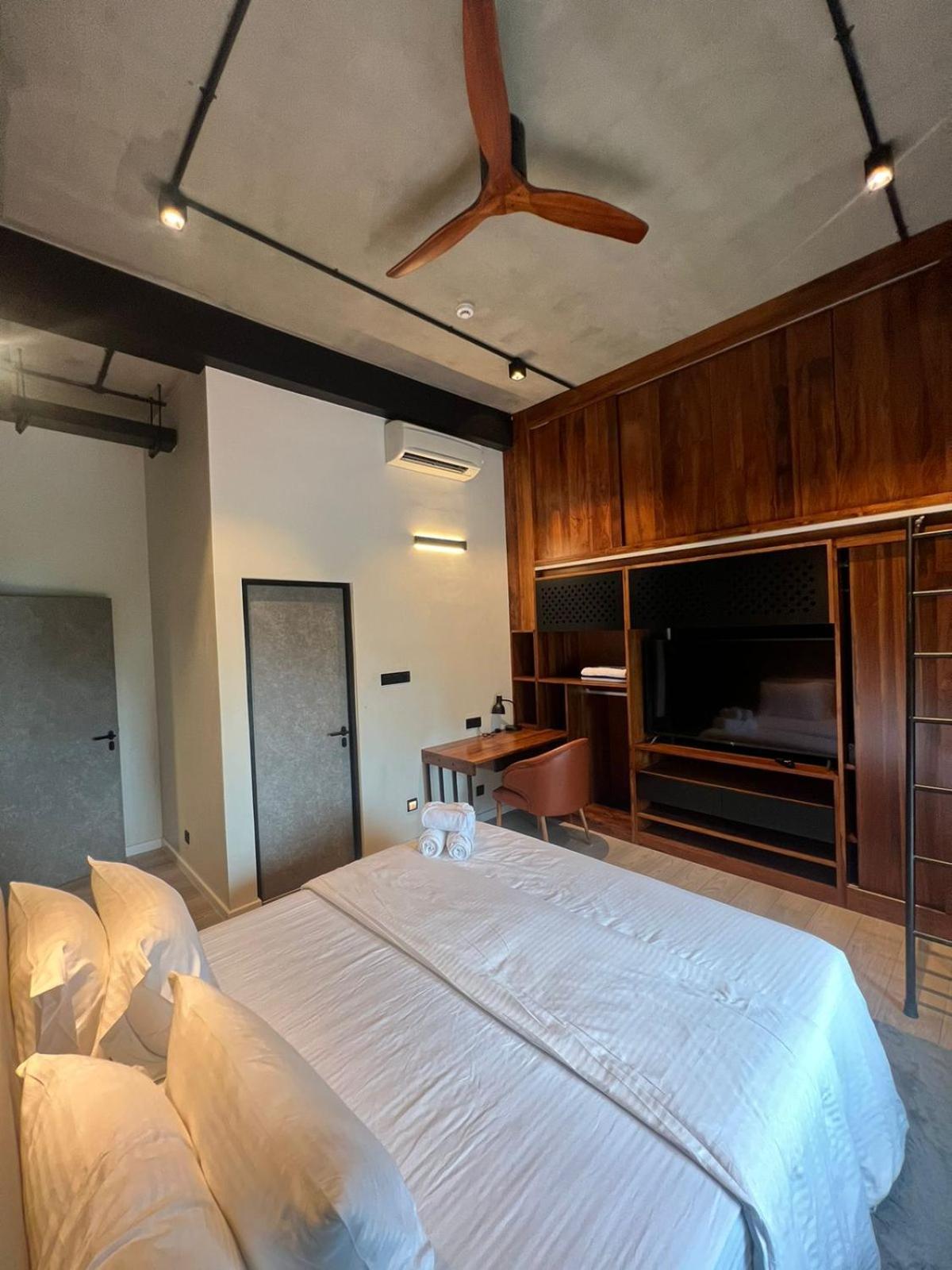 Vaux Park Street - A Collection Of 8 Luxury Lofts Aparthotel