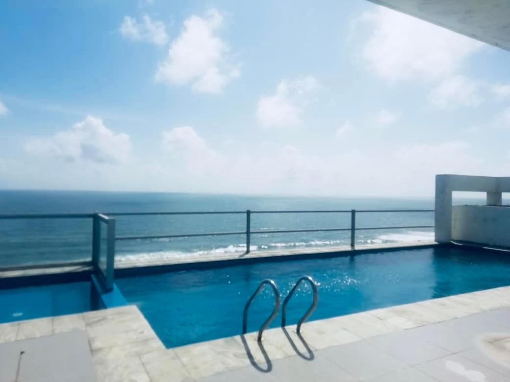 Stunner By The Sea Apartment *