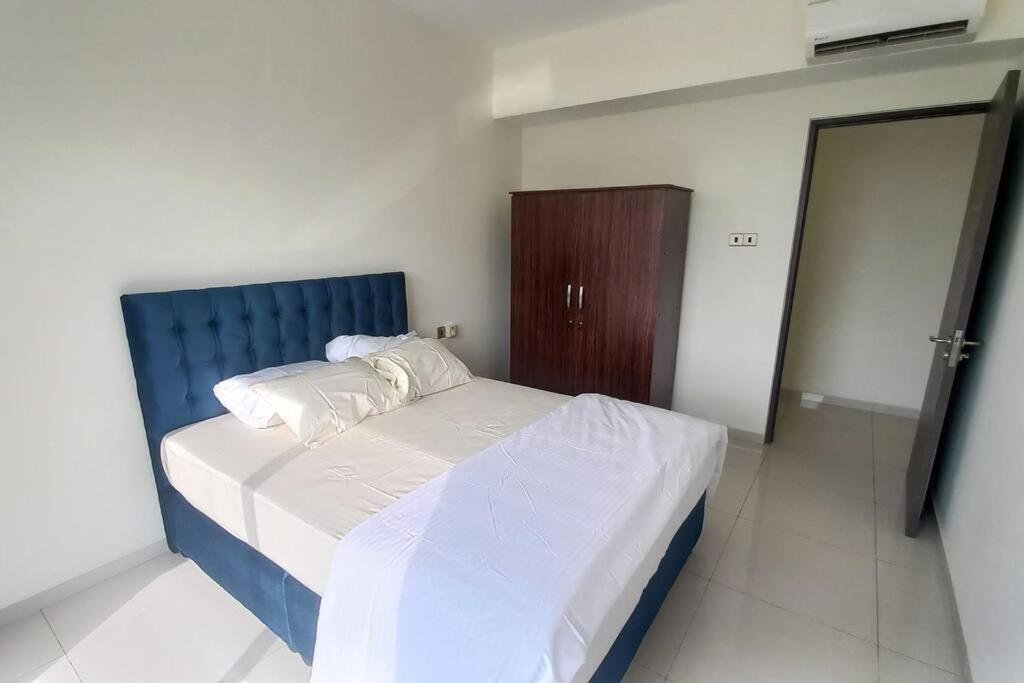 Capital Residencies Col 05 Thimba 7-3 *