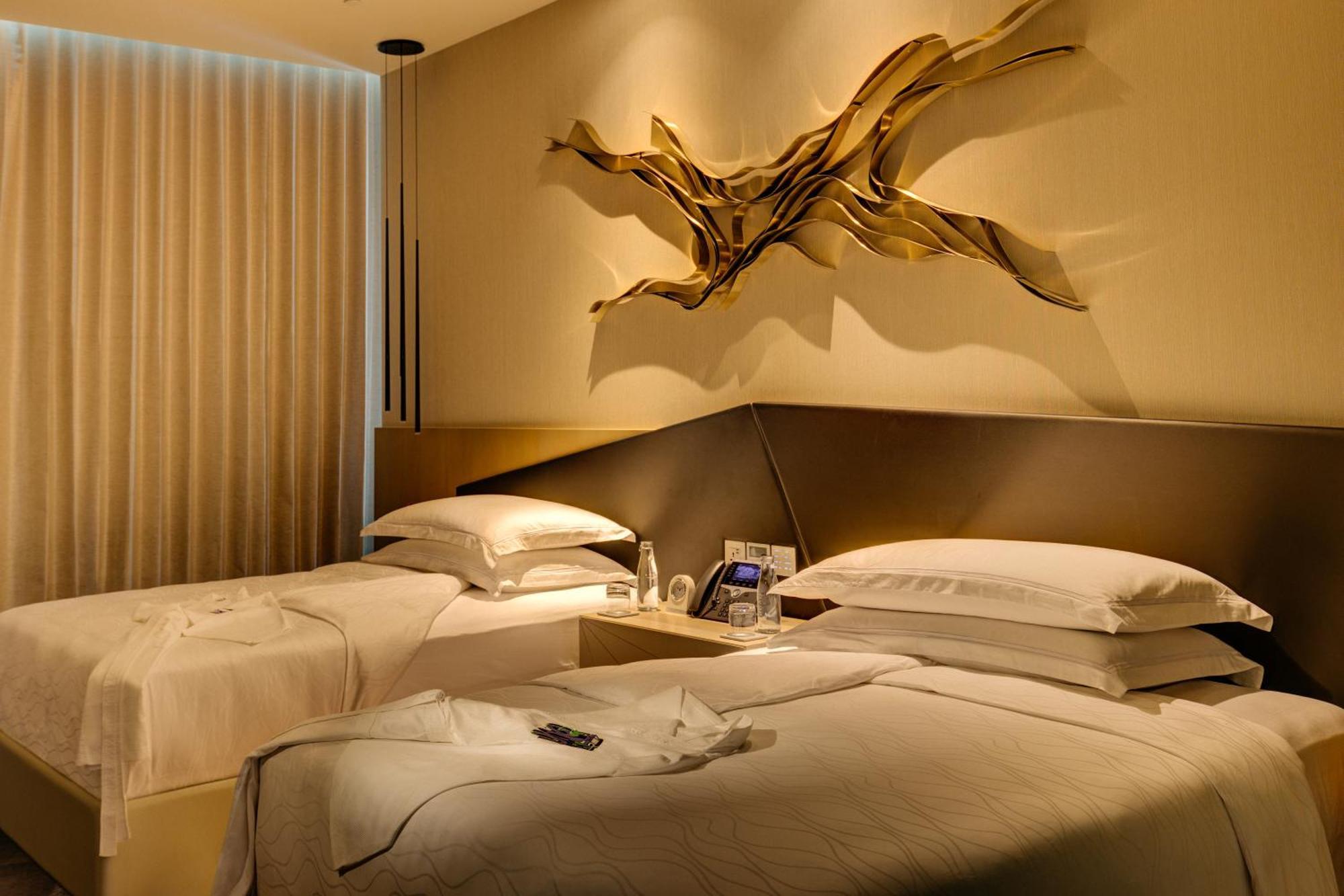 Cinnamon Life At Of Dreams Hotel Colombo