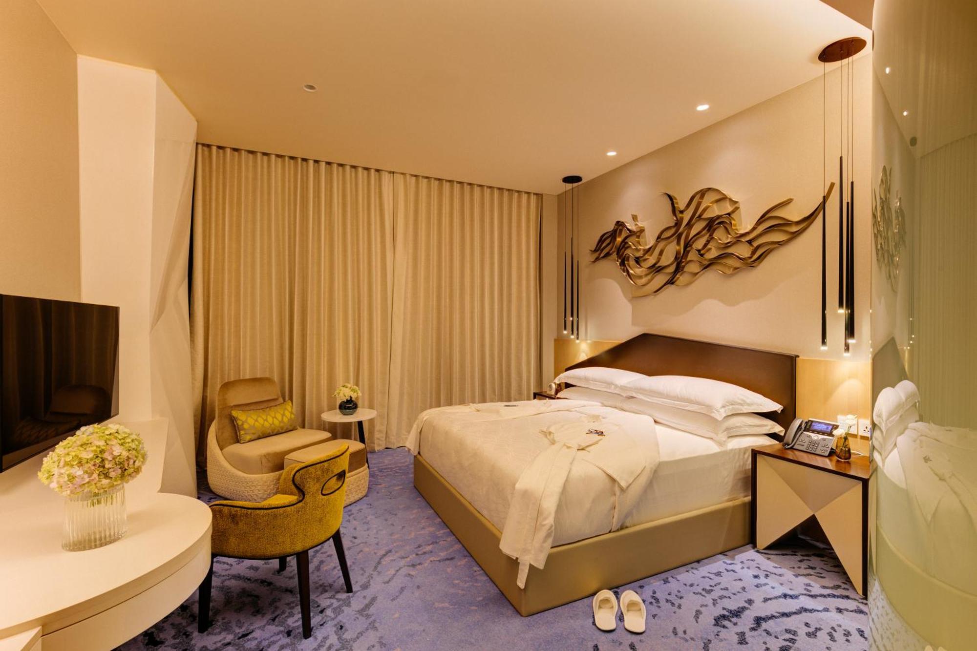 Cinnamon Life At Of Dreams Hotel Colombo