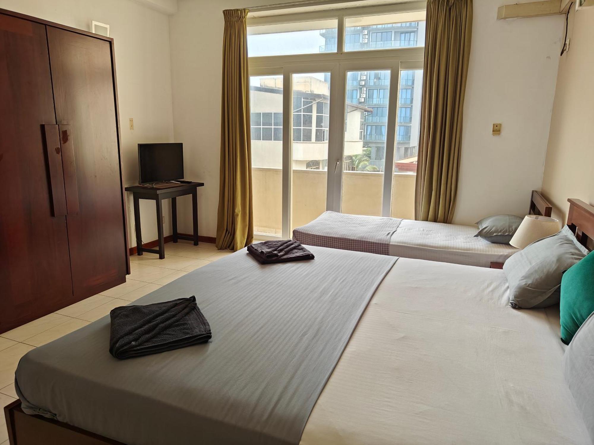 Hotel Palmyrah Residencies *