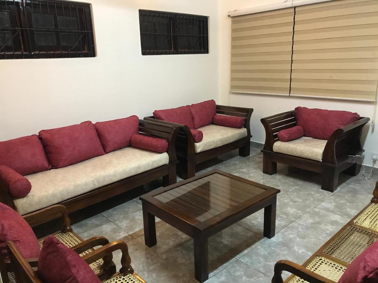 Spacious 3-bedroom Near Indoor Stadium