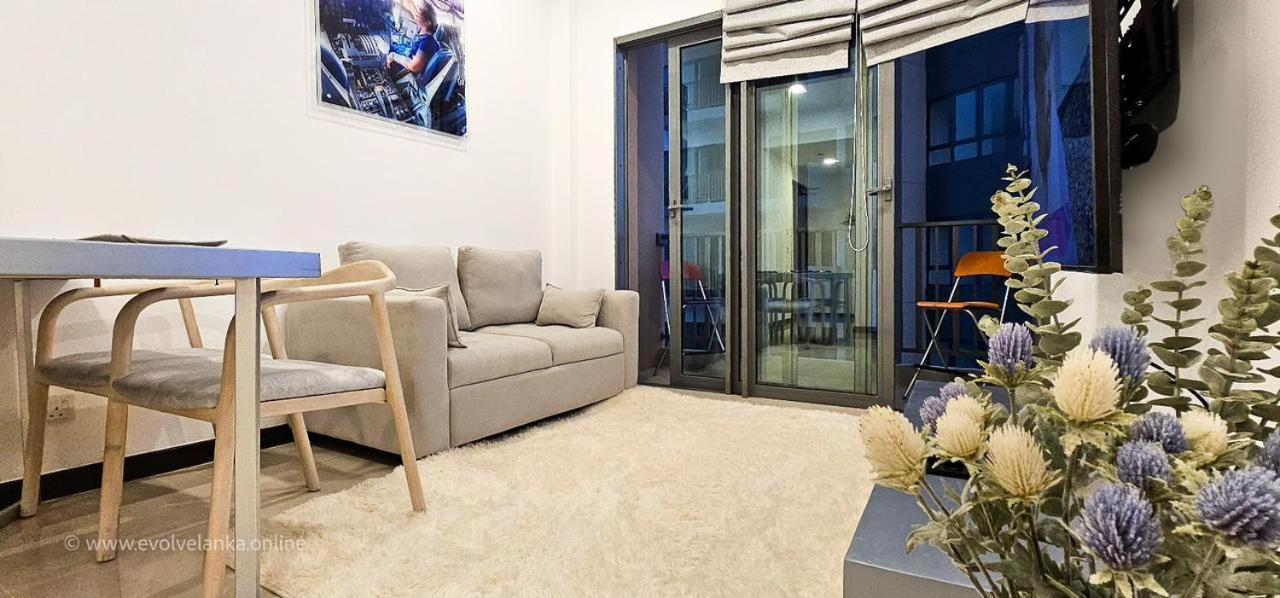 Blue Wing Apartment *