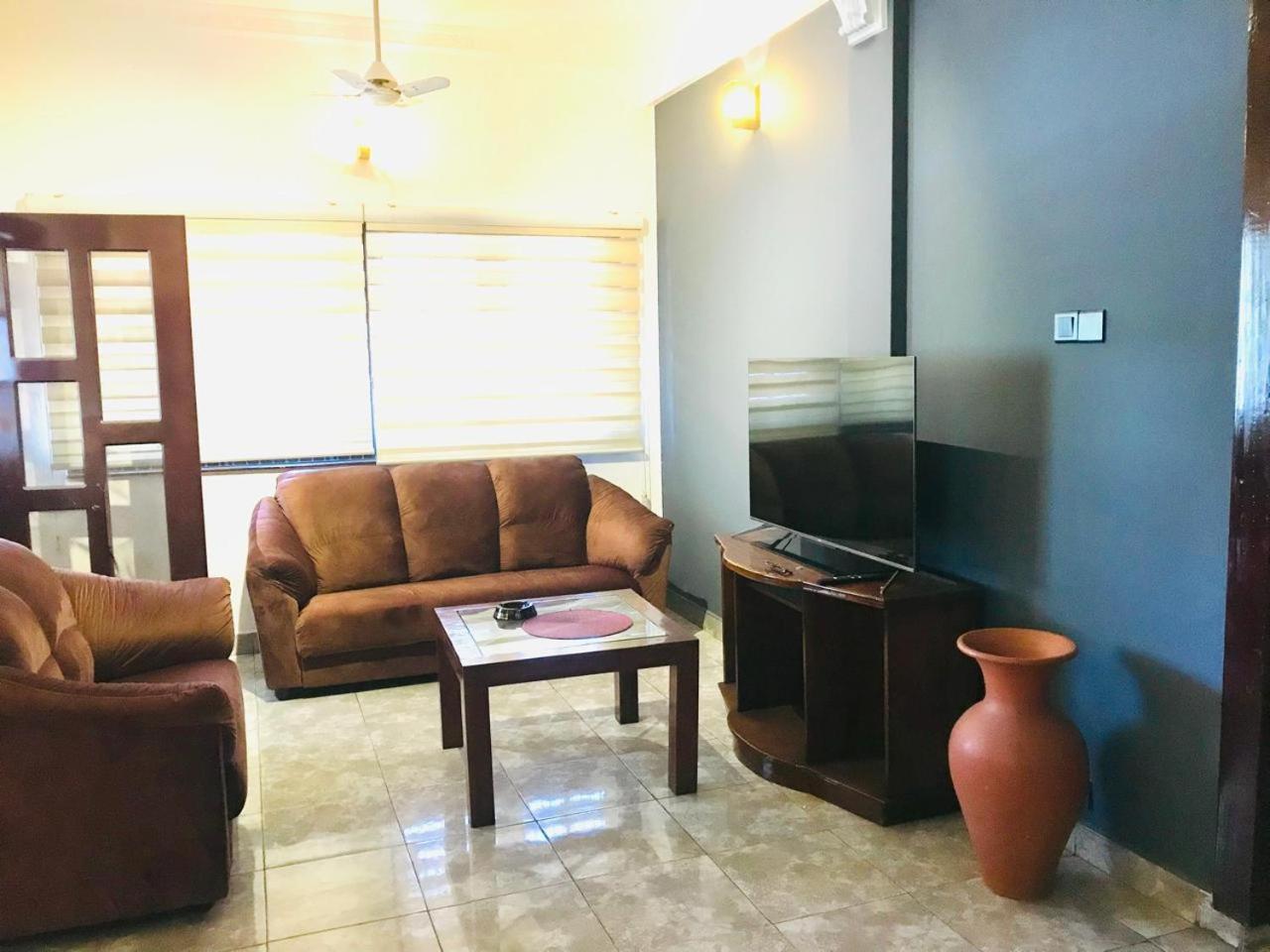 Spacious 3-bedroom Near Indoor Stadium Apartamento *