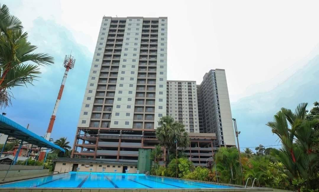 Apartment Oval View Residencies