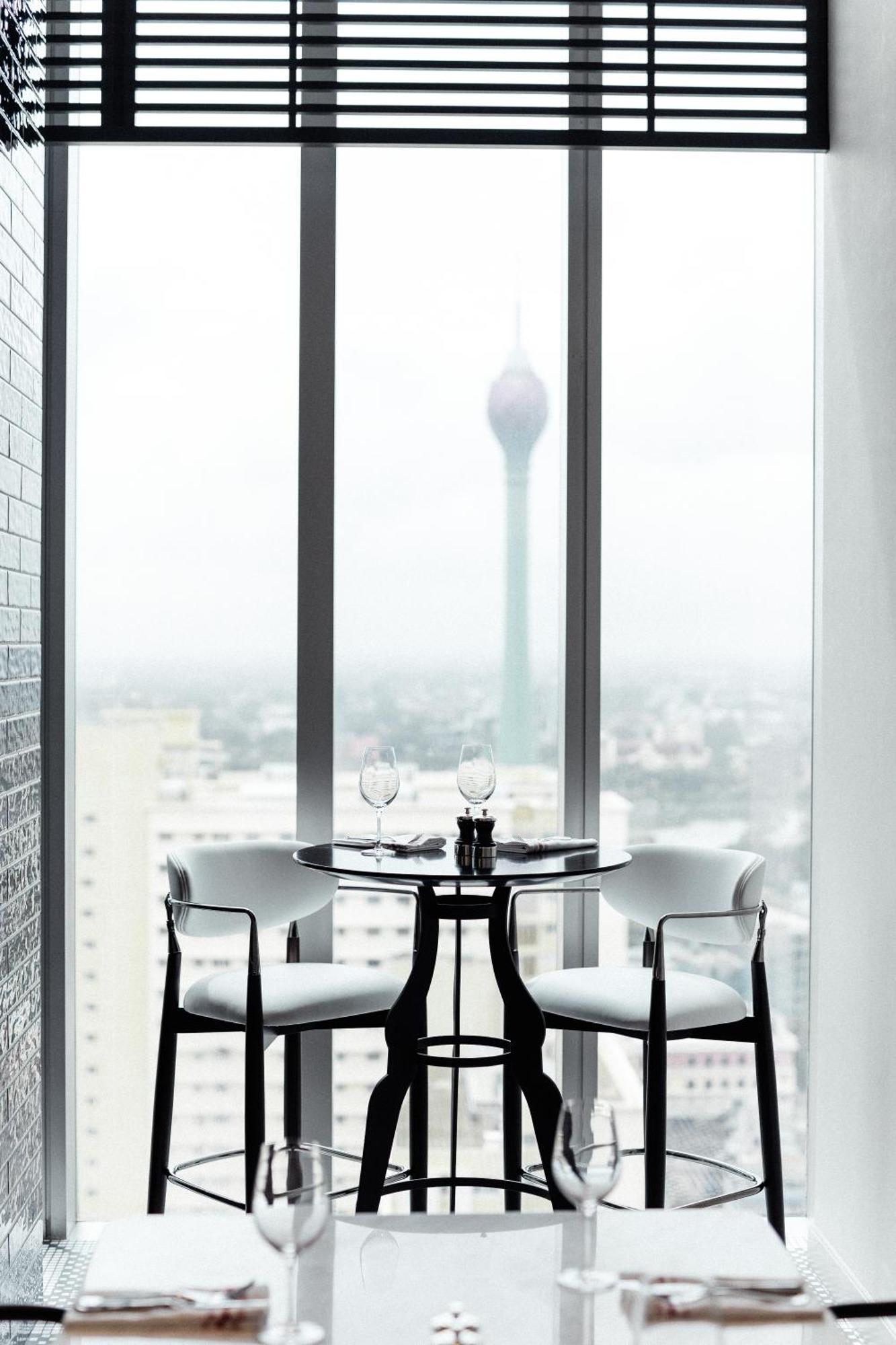 Hotel Cinnamon Life At Of Dreams Colombo