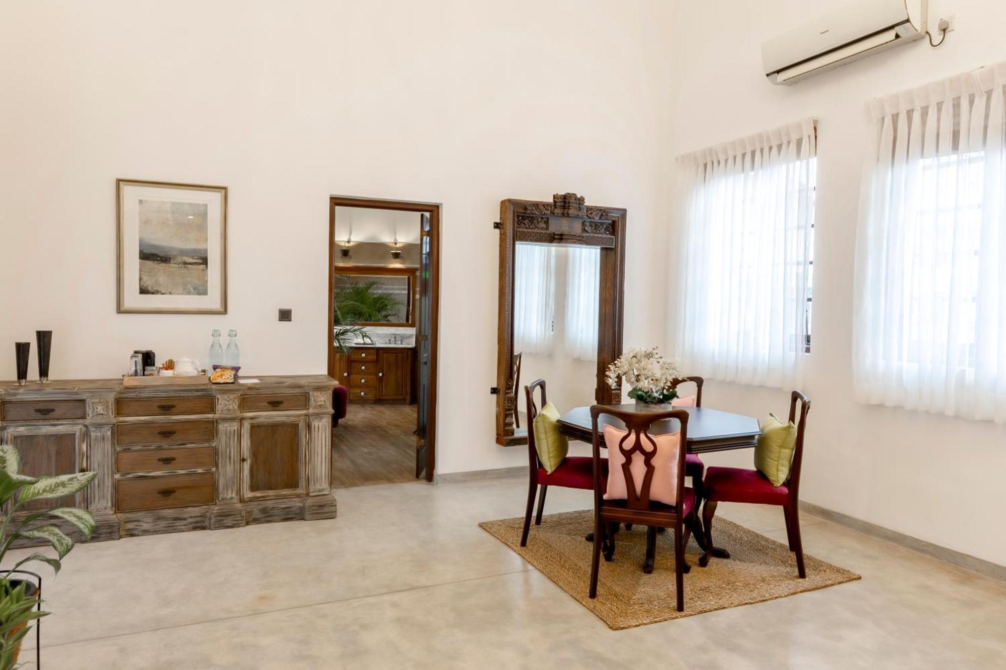 Hotel La Maison De 4*