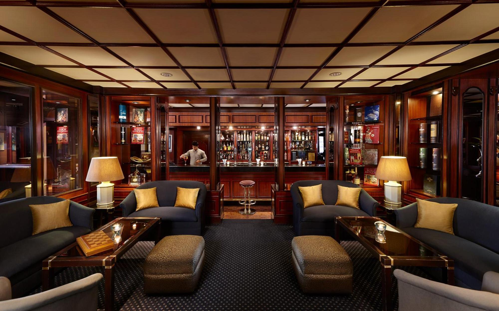 Cinnamon Lakeside Hotel Colombo