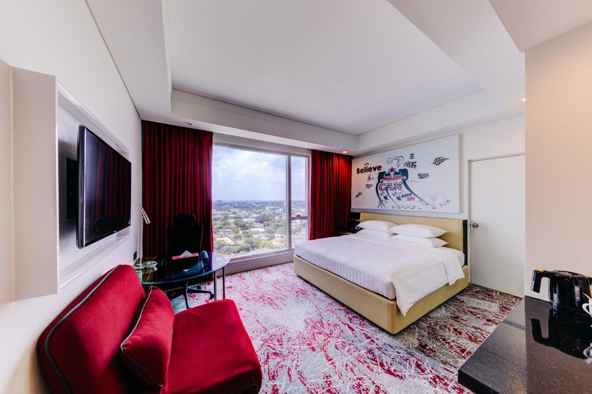 Hotel Cinnamon Red