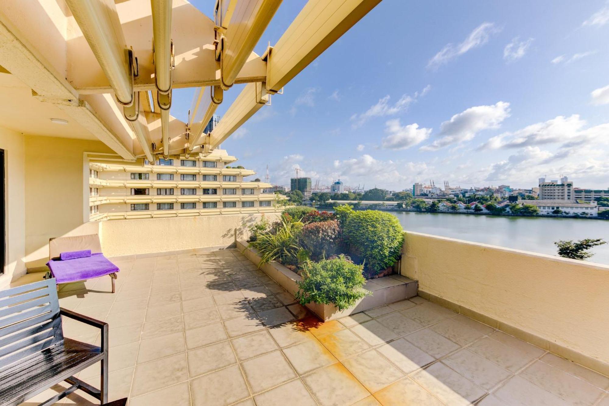 Hotel Cinnamon Lakeside 5*