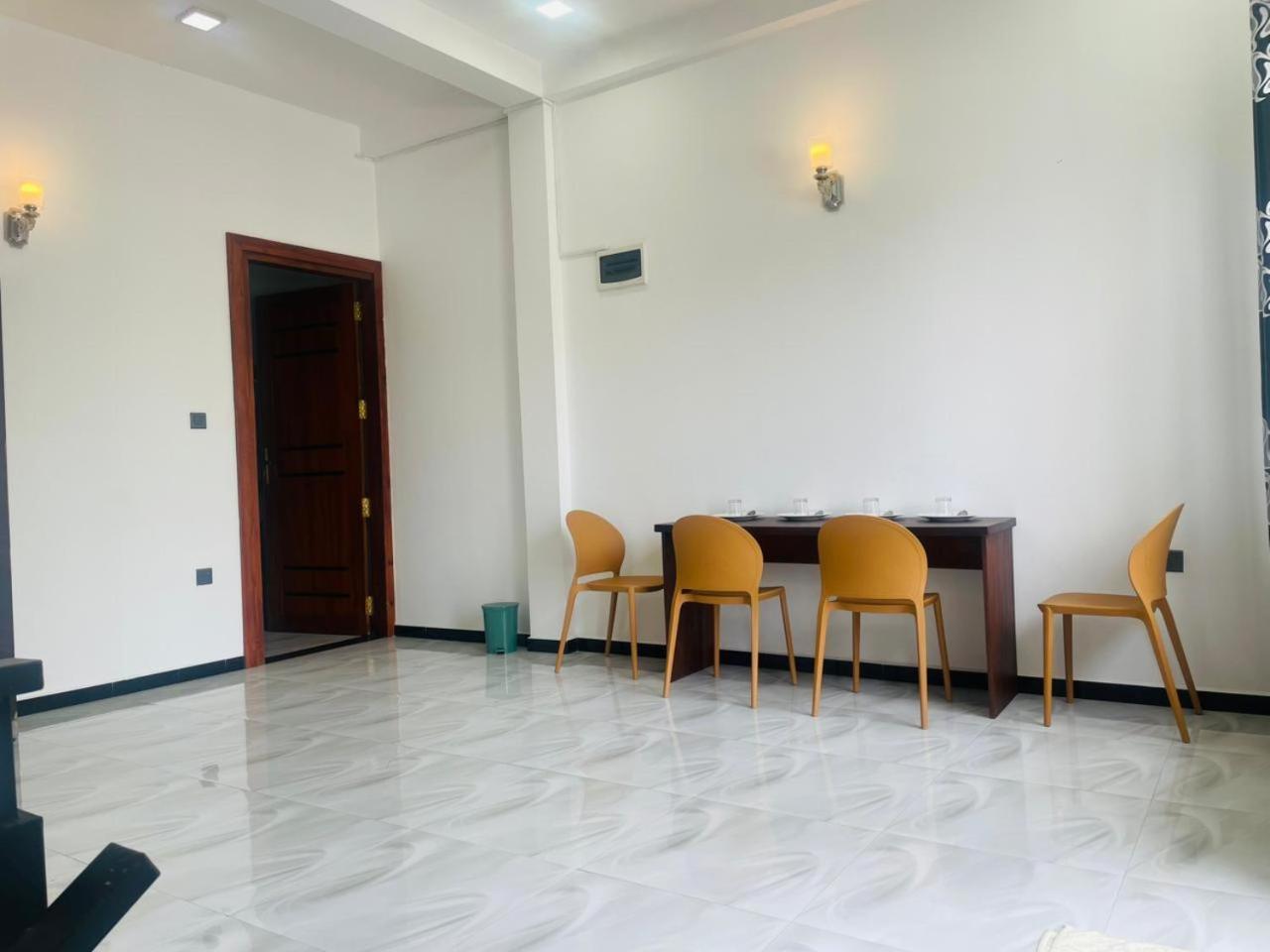 Hotel Ceylonia