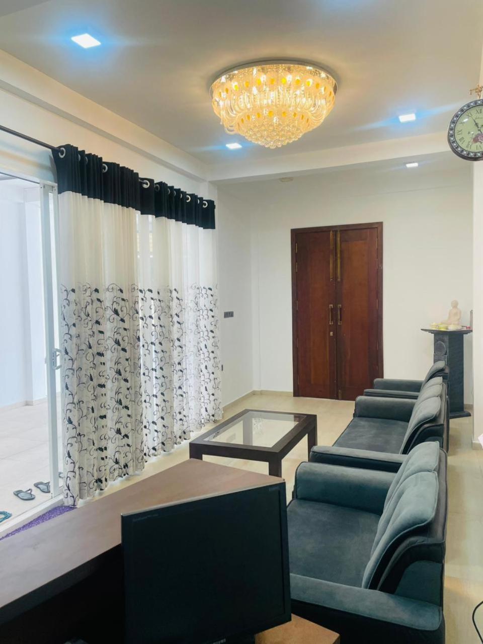 Ceylonia Hotel Colombo