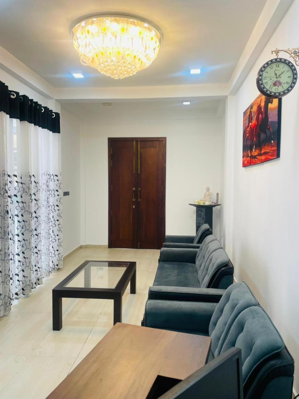 Ceylonia Hotel