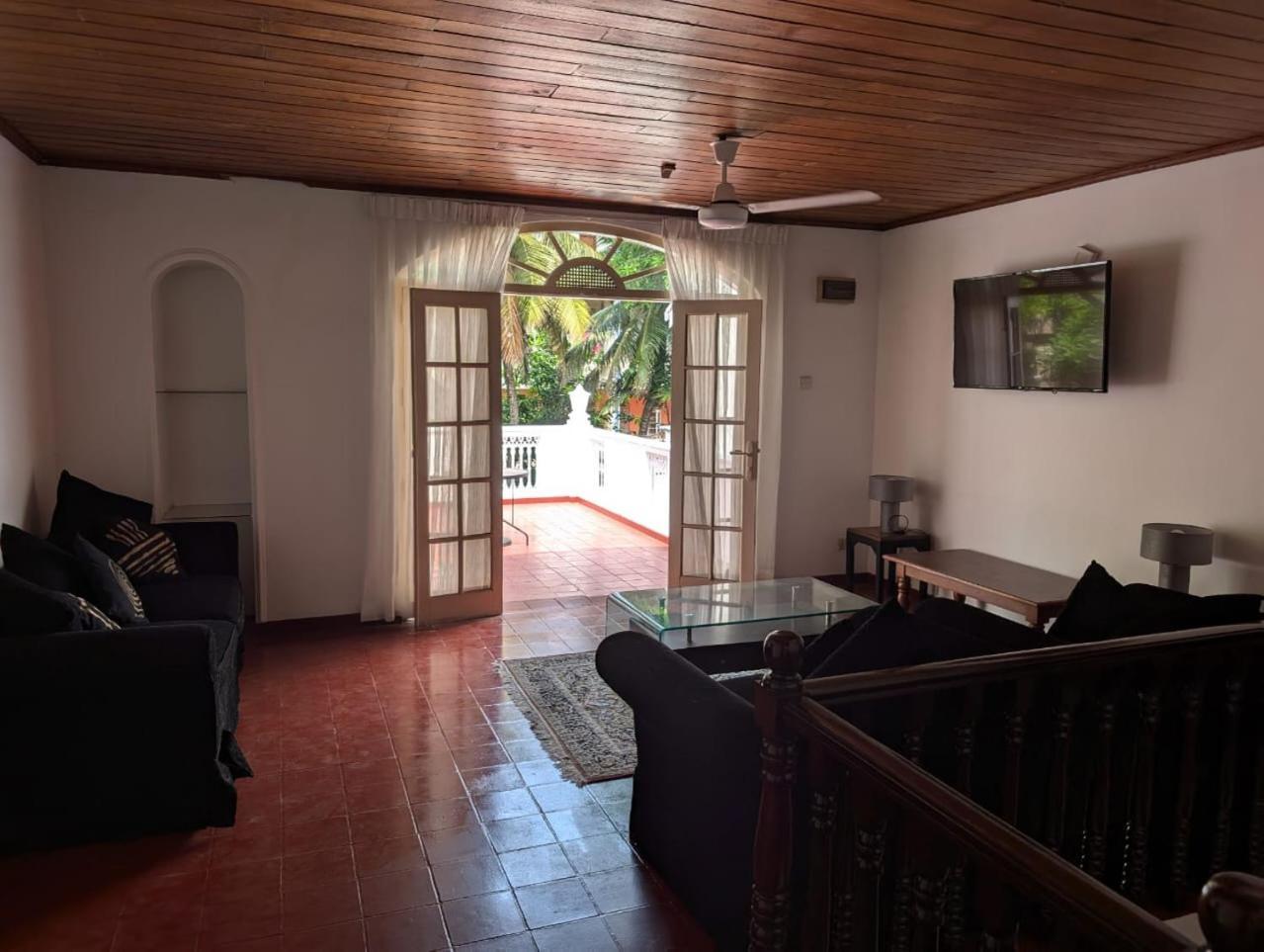 Aaram House * Colombo