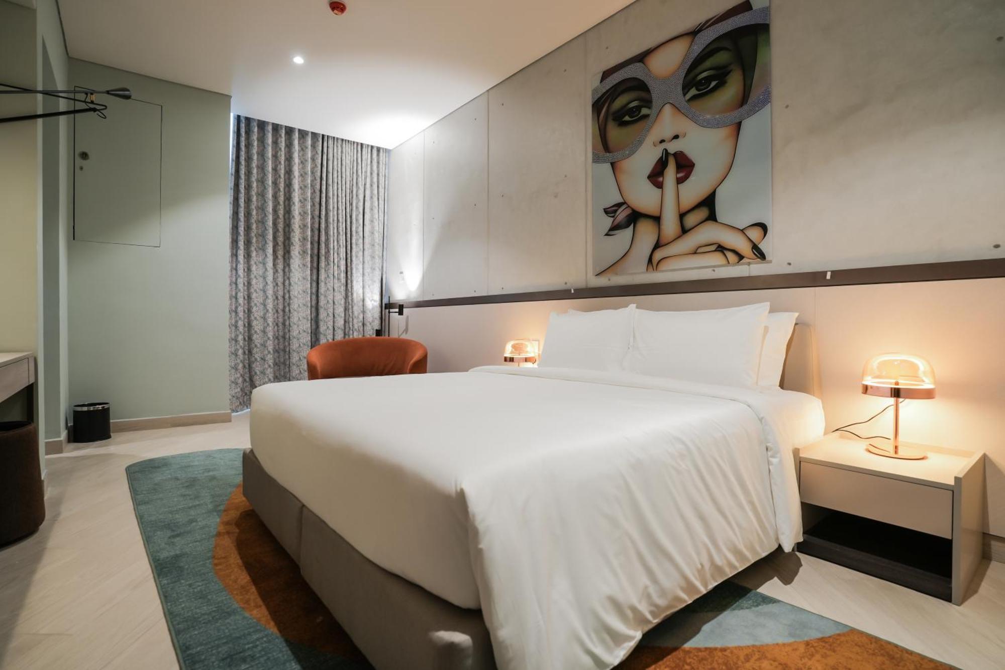 Sesaya Poshtel & Bistro Hotel 4*