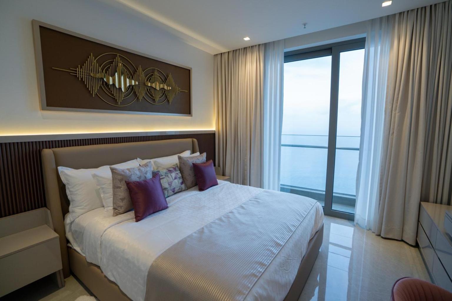 Luxury 3br Sky Rise *