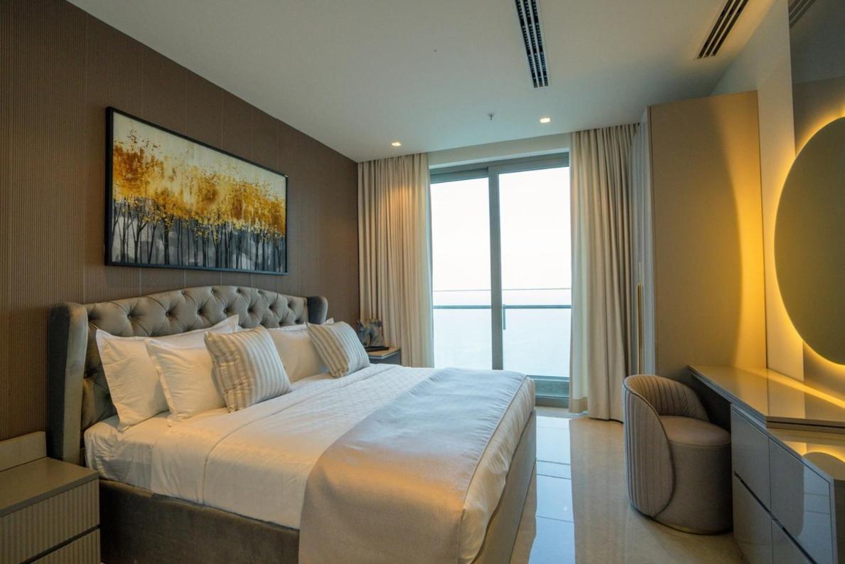 Luxury 3br Sky Rise Apartment