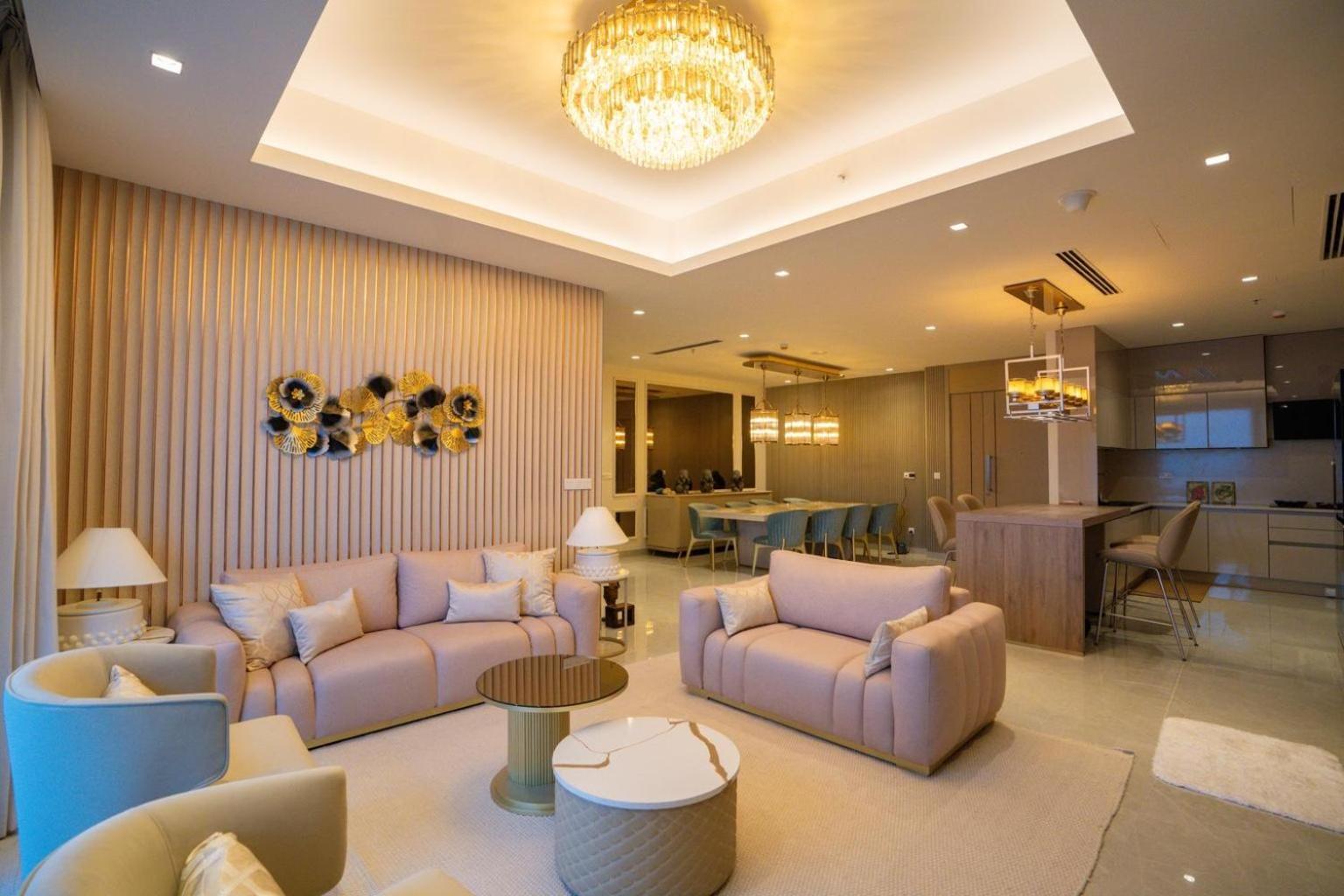 Luxury 3br Sky Rise Apartment *