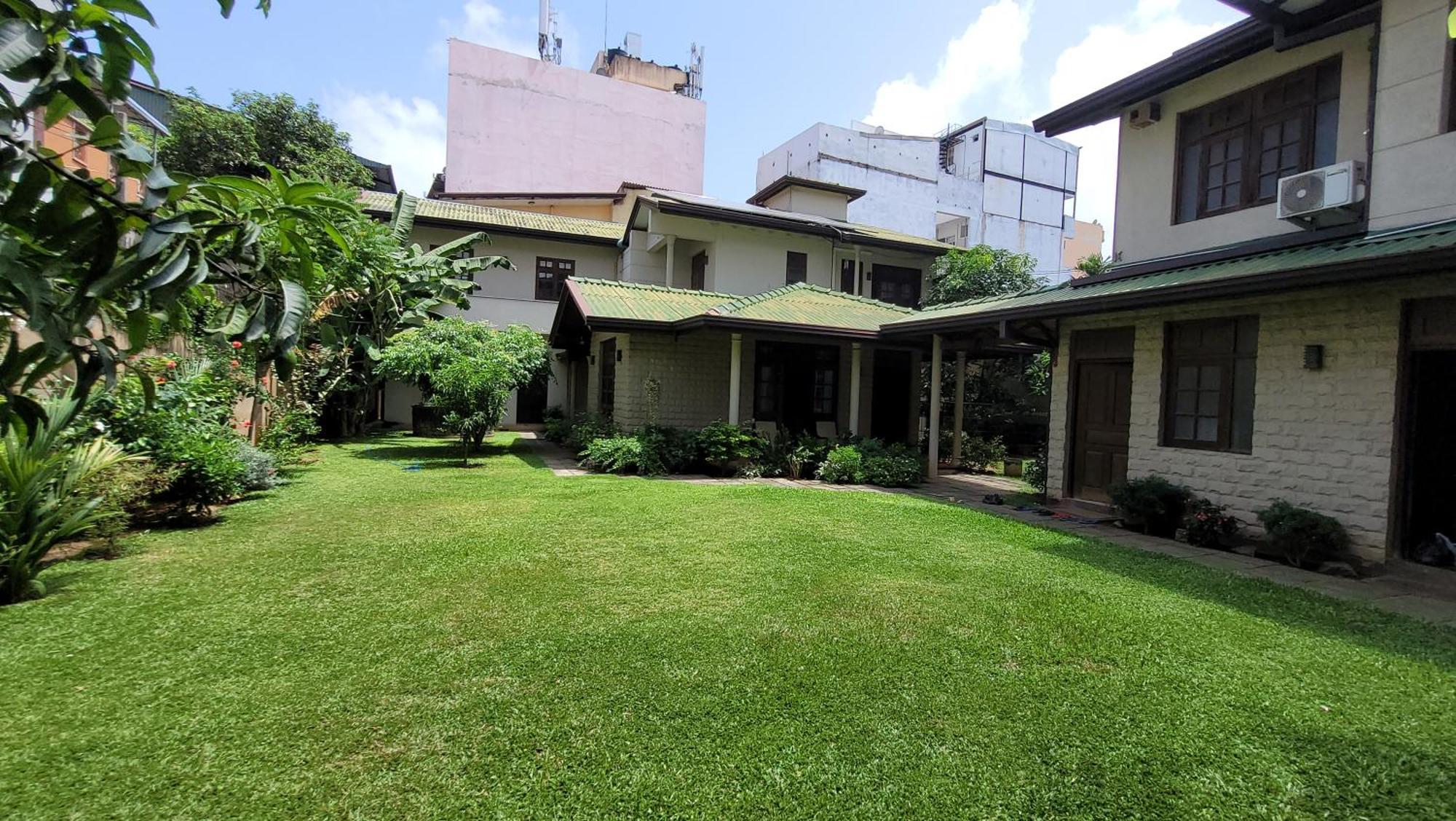 Holiday home Spacious And Serene Family In Colombo