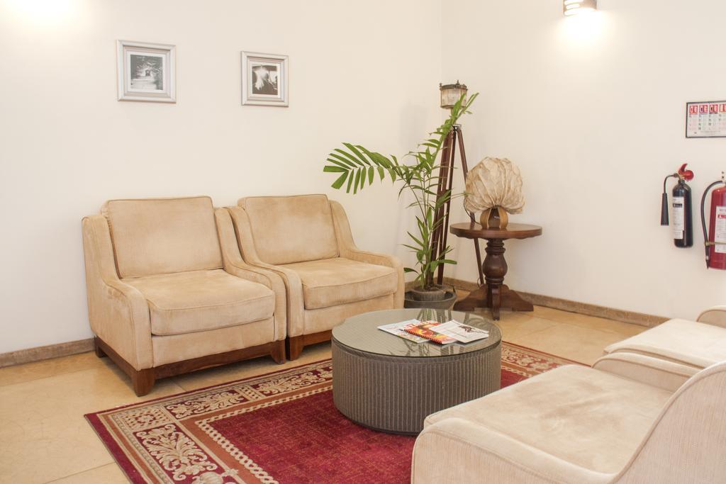Hotel Court &