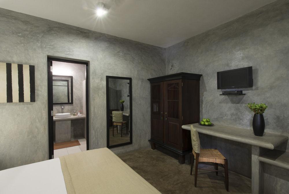 Nyne Lodge, Bed & Breakfast