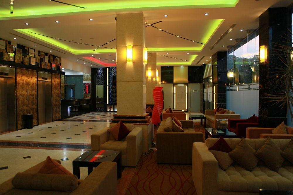 Pearl Grand Hotel 4*