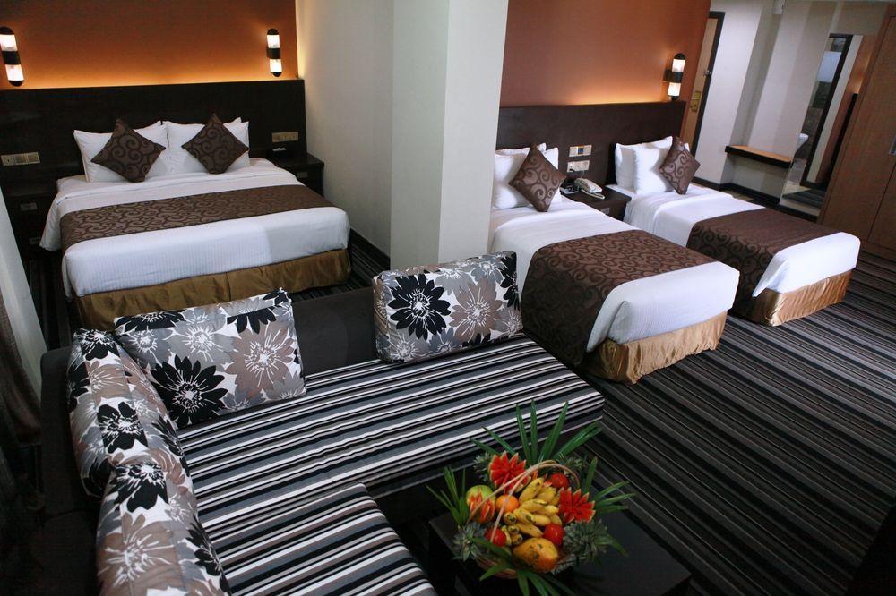 Pearl Grand 4*