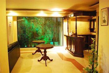 Indra Regent Hotel 2*