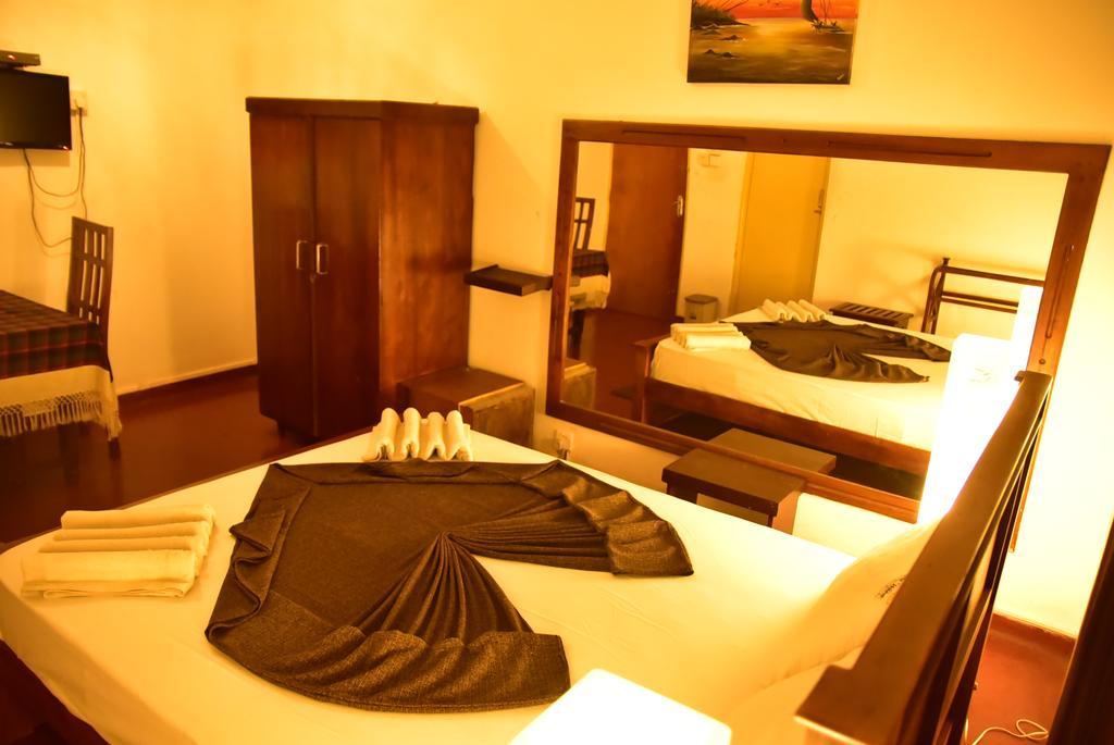 Yoho Mount Waves Hotel *