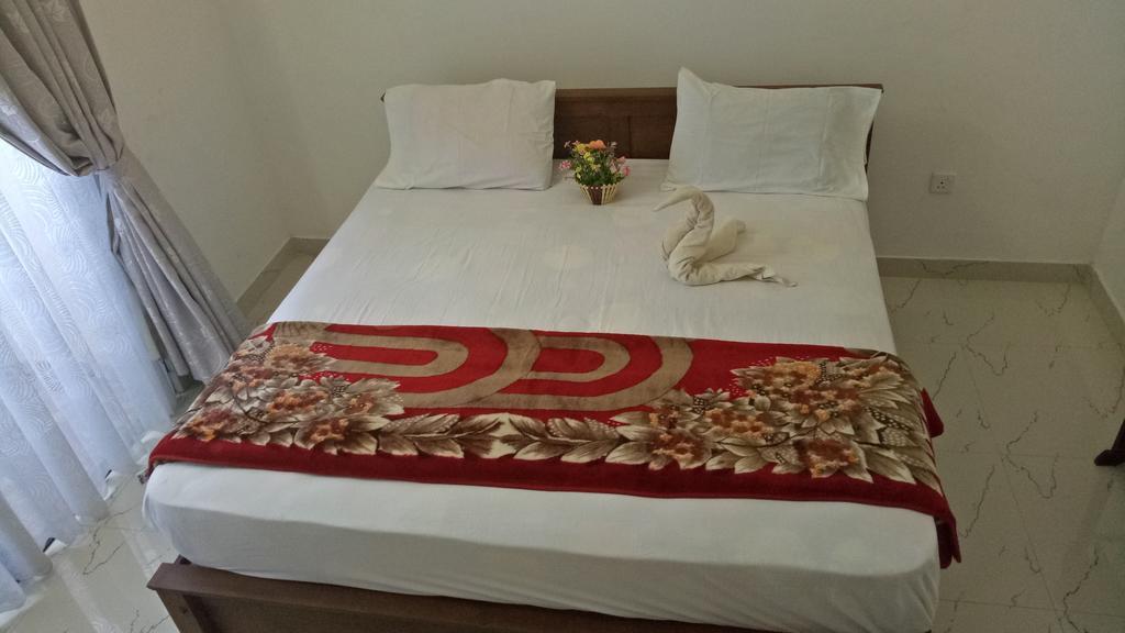 Royal Inn, Mountlaviniya Guest house
