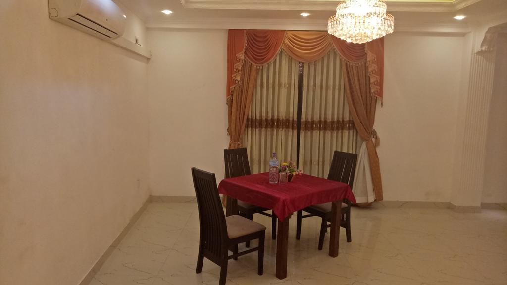 Royal Inn, Mountlaviniya