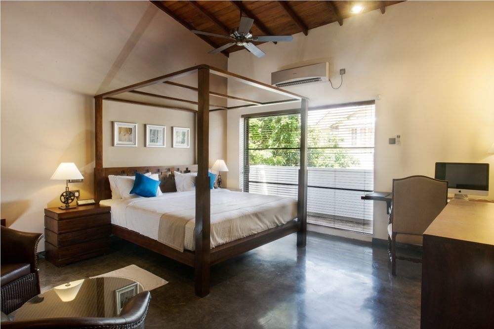 Hotel Court &