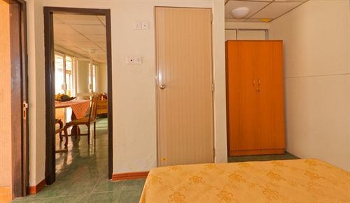 Palmyrah Residencies Hotel *