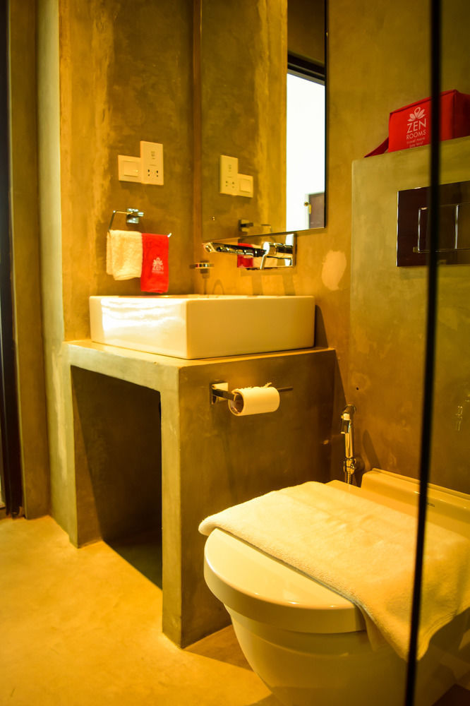 Zen Rooms Wellawatte Beach Hotel 4*