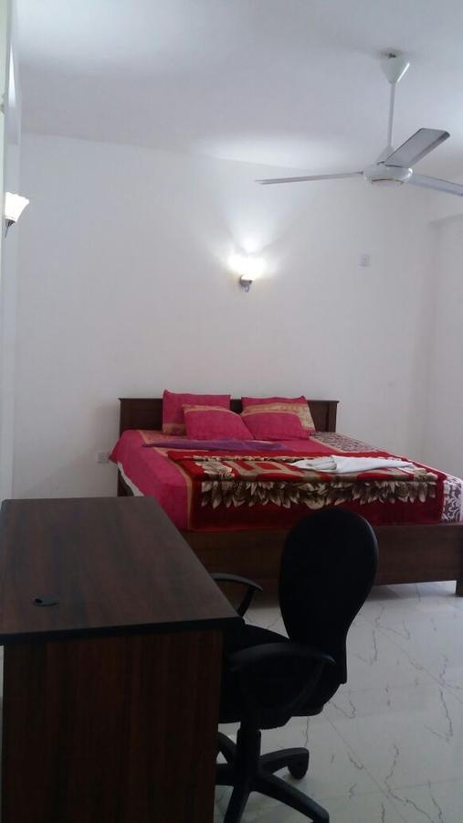 Royal Inn, Mountlaviniya Guest house