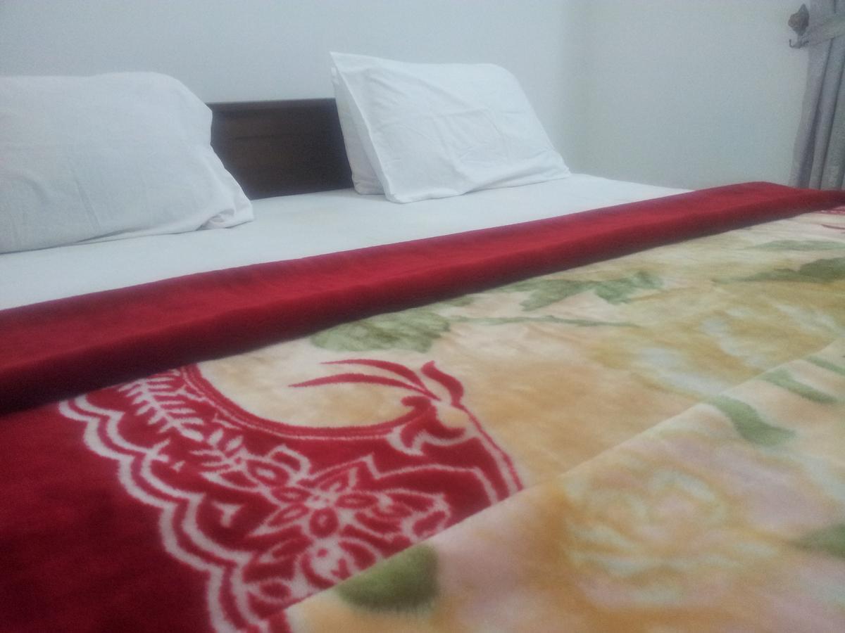 Royal Inn, Mountlaviniya Guest house *