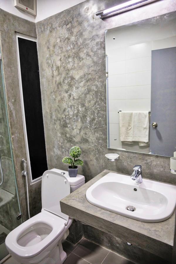 C 1 Hotel