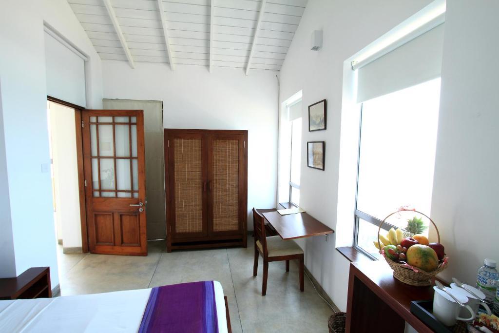 Hotel The Ocean Front By The Serendipity Collection Colombo
