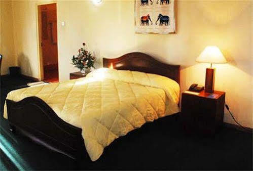 Indra Regent Hotel 2*