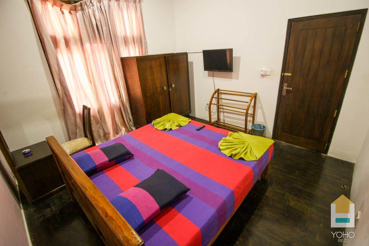 Yoho Solid Borella Hotel
